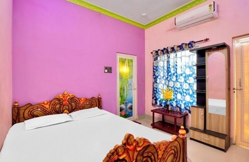 Basirhat Hotel | iROOMZ Tilottama Guest House