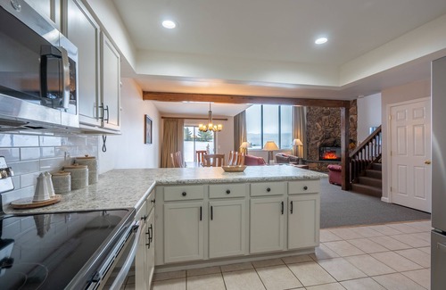 Lake Placid Condo | Iroquois Lodge u8 - Mountain View/Walk to Main st.
