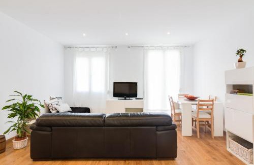 Old Town Apartment | iruzul