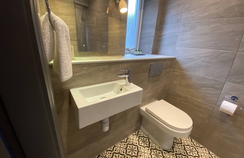 Irvine House | Irvine Guest House