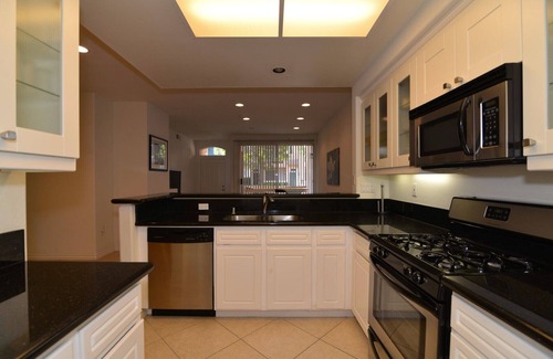 Westpark Condo | Irvine Resort Style 2 bedrooms/2 bathrooms furnished, 1 floor, attached garage