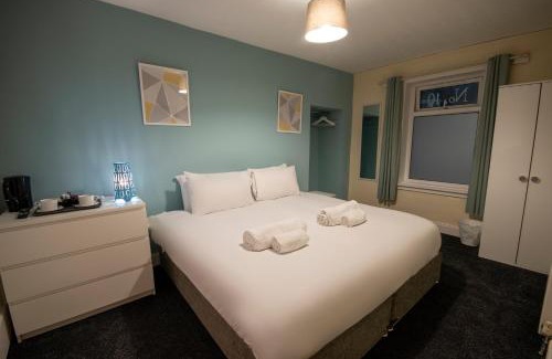 Irvine House | Irvine Riverside Guesthouse by Paymán Club