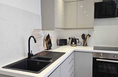 Liverpool City Centre Apartment | Irwell Chambers: Liverpool Cool