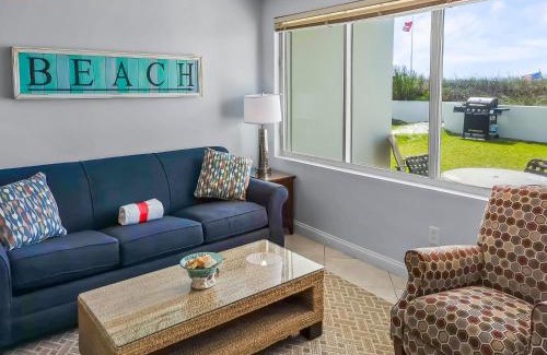 Fort Walton Beach Apartment | IS2 - Cozy 1 Bd - Steps Away From the Beach
