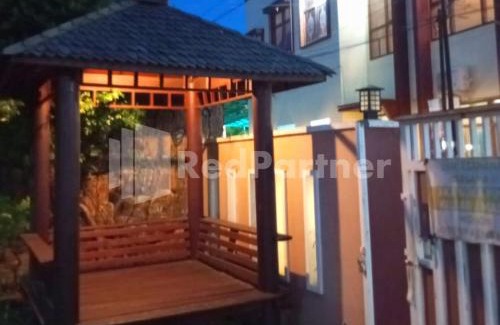Kudus Hotel | Isa Homestay Kudus Mitra Reddoorz