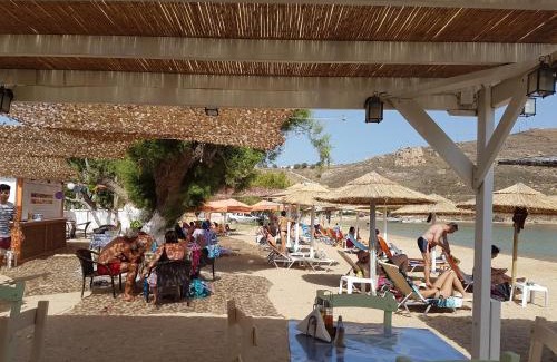 Serifos Hotel | ISALOS ROOMS ON THE BEACH