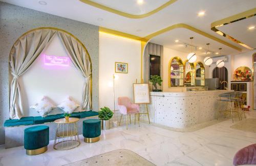 Talat Yai Hotel | Isara Boutique Hotel and Cafe