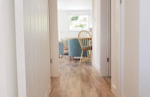 Trearddur Bay House | ISCRAIG BACH-COSY 2 BED APARTMENT-CLOSE TO BEACH