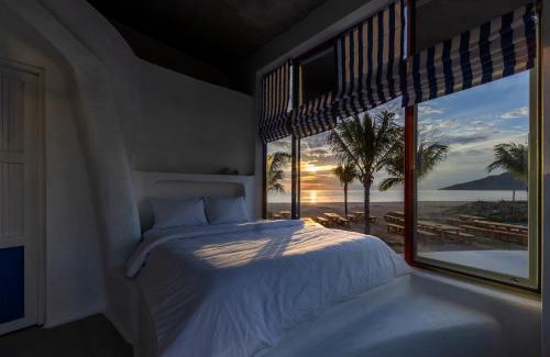 Ninh Hoa Hotel | iSea by the sea
