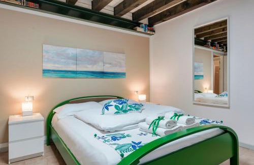 Iseo Apartment | Iseo Portelle Holiday da Barbara - private parking & bike storage