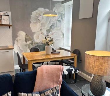 Aberdovey House | Isfryn, holiday home in Aberdyfi