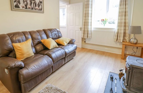 Caersws Cottage | ISFRYN, pet friendly, character holiday cottage in Carno