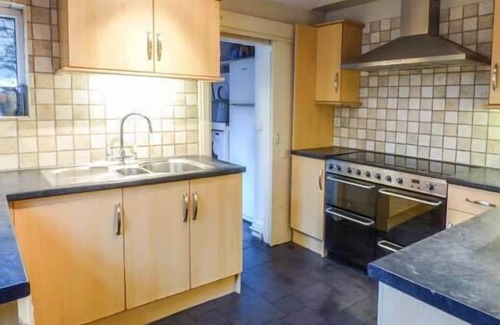Bont Newydd Cottage | ISFRYN, pet friendly, character holiday cottage in Caernarfon