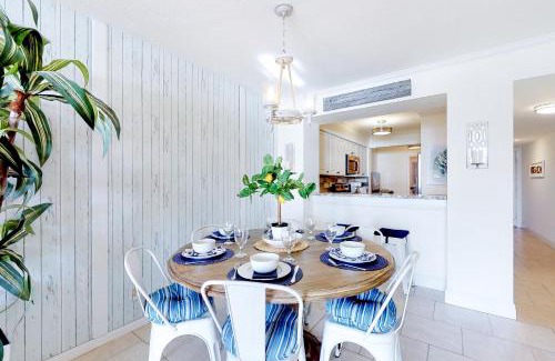 St. Petersburg Apartment | Isla Del Sol Bahia Vista 105