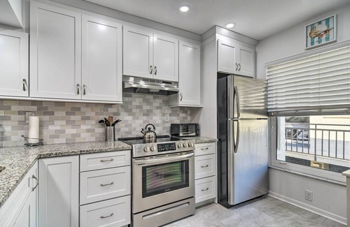 Casa del Mar Condo | Isla Del Sol Condo ~ 2 Miles to St Pete Beach!