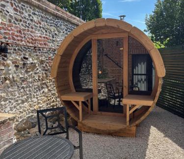 Bletchingley House | Isla's Den