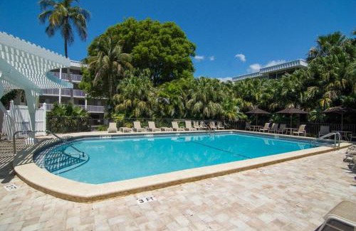 Sanibel House | Island Beach Club #220C