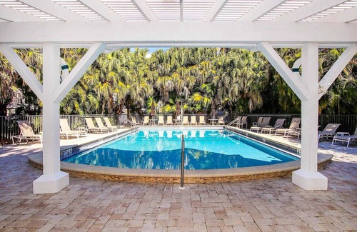 Sanibel Condo | Island Beach Club 260D Spectacular Views, Beachfront, 2 BRM, 2 BA, corner unit with wrap around lanai