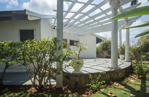 Duncans Villa | Island Breeze Beach Villa