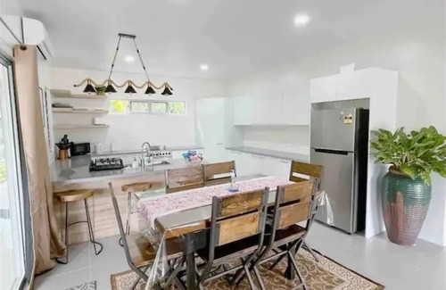 Laie House | Island Breeze Retreat - Pool