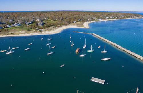 Oak Bluffs House | Island Breeze
