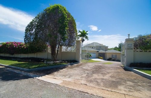 IronShore Estates Villa | Island Breeze Villa 1 night free after 7 nights within 2024 - 2026