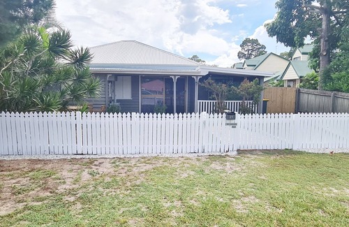 Bongaree Apartment | Island Bungalow