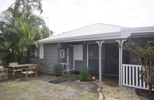 Bongaree Apartment | Island Bungalow