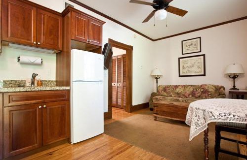 Historic Seaport Hotel | Island City House