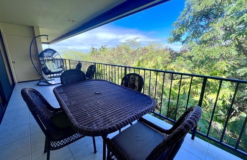 Kahaluu Bay Condo | Island Condo w/Partial Ocean View Lanai, Across Kahaluu Beach Park, Wifi