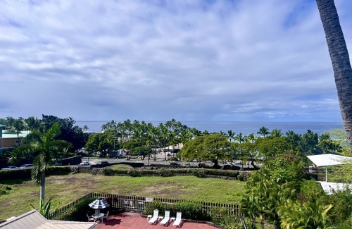 Kahaluu Bay Condo | Island Condo w/Partial Ocean View Lanai, Across Kahaluu Beach Park, Wifi