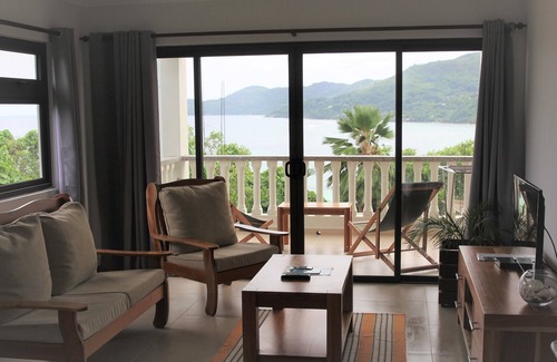 Anse Royale House | Island Cove (Beach View Deluxe)
