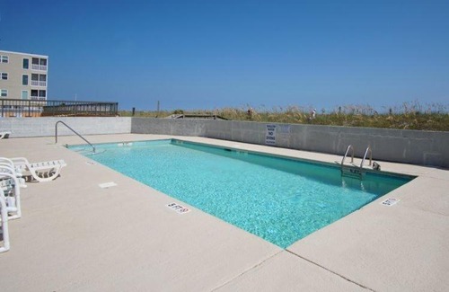 Crescent Beach Apartment | Island Dunes B2 Condo
