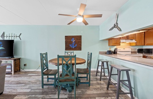 Fort Walton Beach Condo | Island Echos 4P-Reef Intermission Beachfront Bliss in Fort Walton Beach, Perfect for Family Getaways