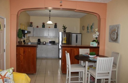 Estate Hermon Hill Apartment | Island Escape Charming/Quiet 1-BD/1BR Apt, AC, Wi-Fi. Washer/Dryer