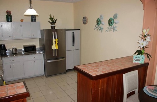 Estate Hermon Hill Apartment | Island Escape Charming/Quiet 1-BD/1BR Apt, AC, Wi-Fi. Washer/Dryer
