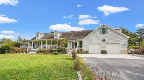 Chincoteague House | Island Estate - Pet friendly, private pool & dock!