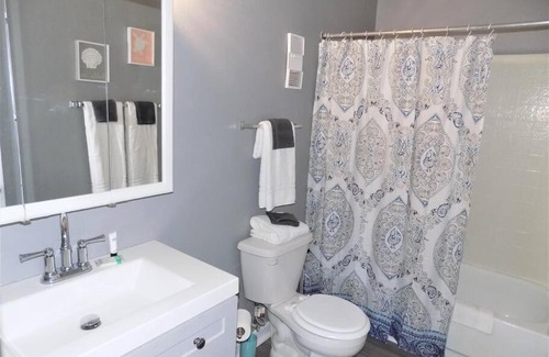 Fort Walton Beach Apartment | Island Getaway