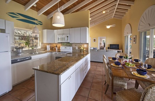 Estate Carolina House | Island Horizons ~ Million Dollar View, 4 Bdrm w/Pool & Solar
