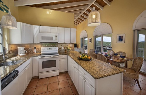 Estate Carolina House | Island Horizons ~ Million Dollar View, 4 Bdrm w/Pool & Solar