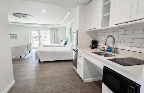 North Redington Beach Hotel | Island House Resort Hotel