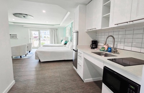 North Redington Beach Hotel | Island House Hotel