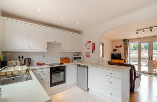 Whitby Cottage | Island In The Stream