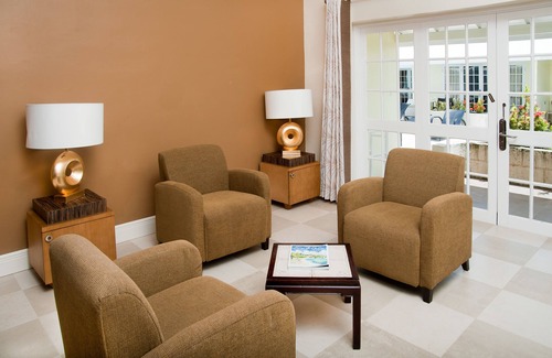 Garrison Historic Area Hotel | Island Inn All Inclusive Hotel
