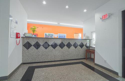 Galveston Hotel | Island Inn By OYO Galveston Beach, TX