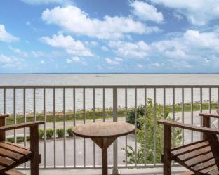 Piney Point Hotel | Island Inn & Suites, an Ascend Collection Hotel