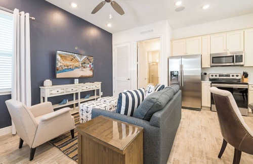 West Kissimmee Cottage | Island Life Cottage near Disney with Margaritaville Resort & Island H2O Access.