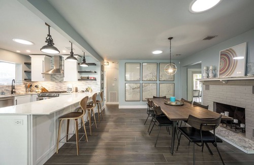 Midtown House | Island living 3-bed oasis w large pool, lush deck, cabana, outdoor shower