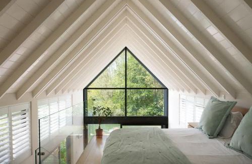 South Cerney House | Island Lodge