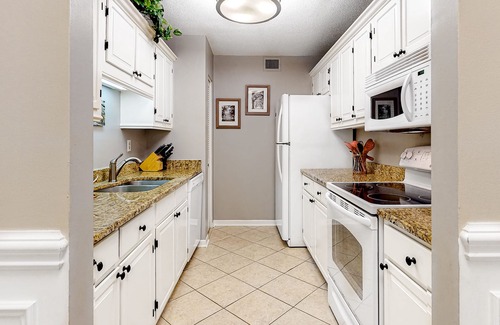 Harbour Town Villa | Island Oasis Near Golf & Beach w/Private Balcony, Central AC & High-Speed WiFi